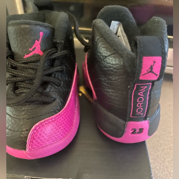 💯Authentic, Toddler Girls Jordans 12 Retro - Picture 3 of 5
